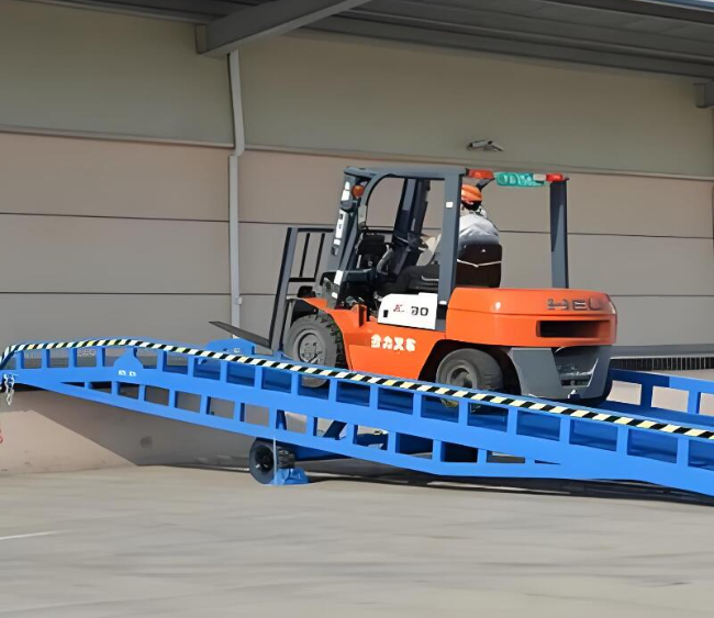 双辽移动式卸货平台（叉车用）